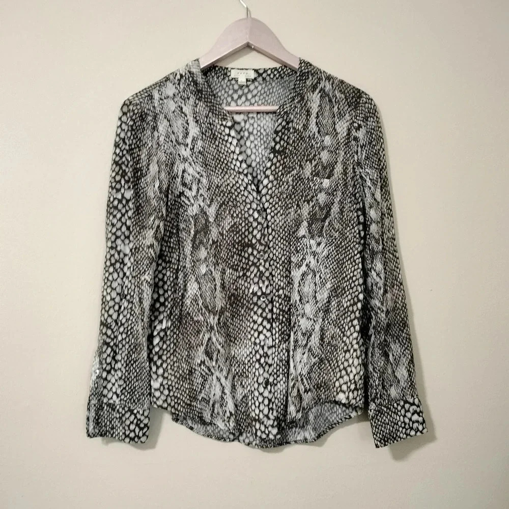 Soft Joie Sz SMALL Black Gray Snake Pattern Long Sleeves V Neckline Top